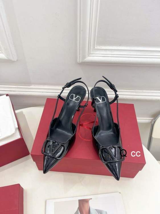 Picture of Valentino Shoes _SKUValentinosz35-405CM8CMXC040220218
